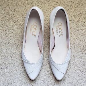 Cobbies Playful white leather patent leather pumps